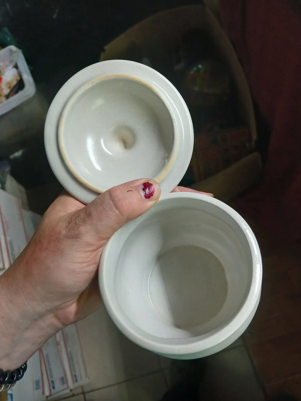 Pfaltzgraff stoneware item is from the Yorktowne collection, Sugar Bowl 5
